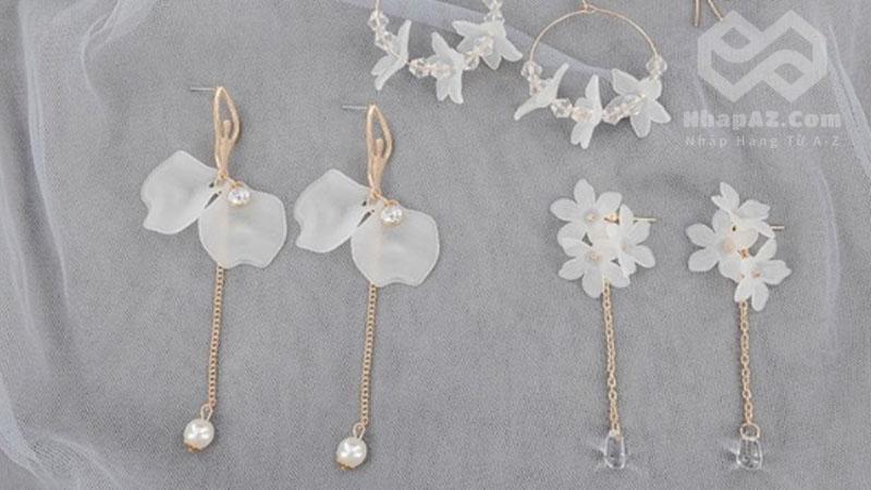 Bông tai dài sợi mảnh hoặc chuỗi